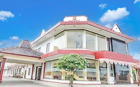 Collection O Kauman Near Stasiun Pekalongan Formerly Hotel Dian Chandar